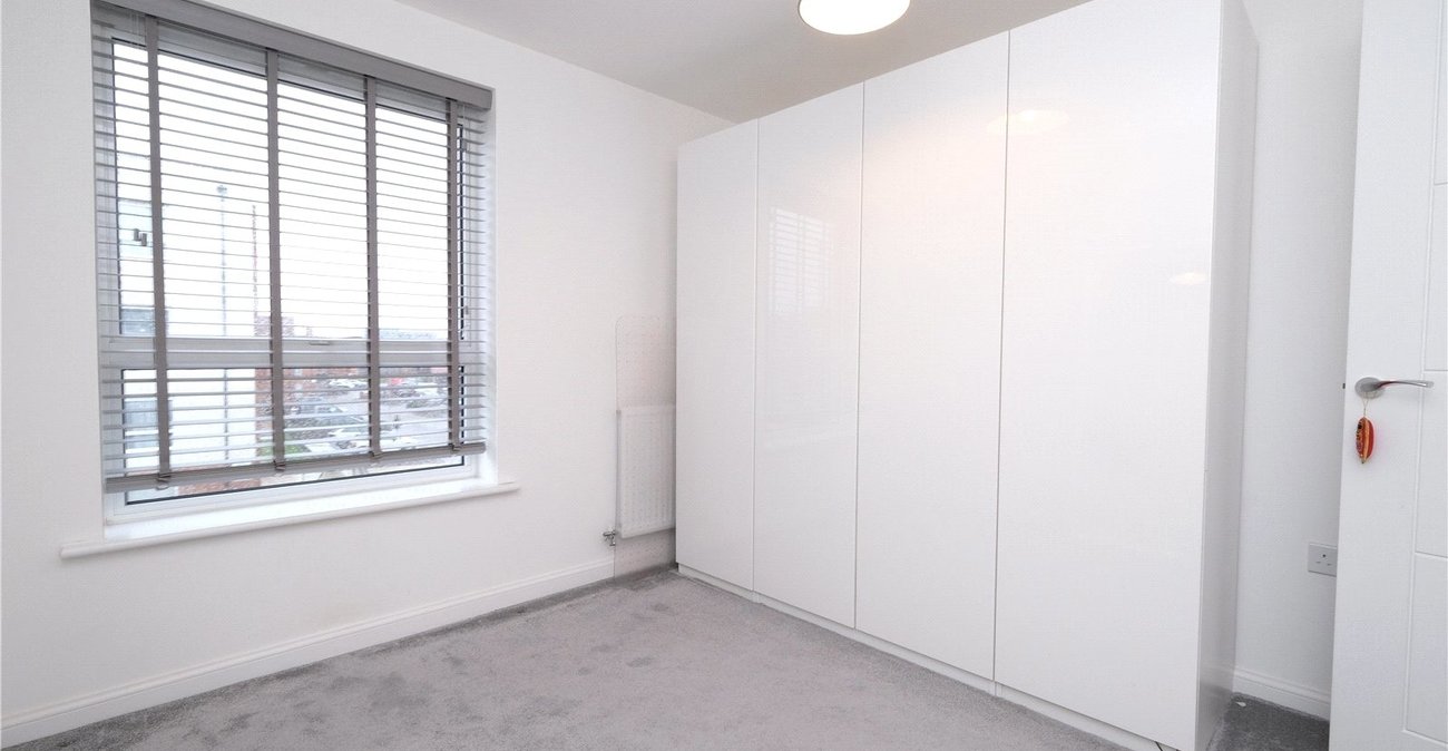 2 bedroom property for sale in Castle Hill | Robinson Jackson