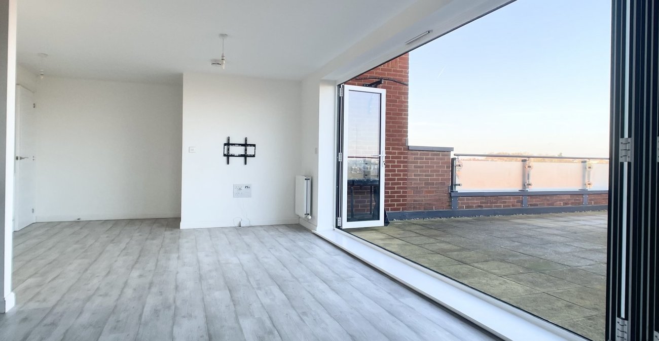 2 bedroom property for sale in Castle Hill | Robinson Jackson