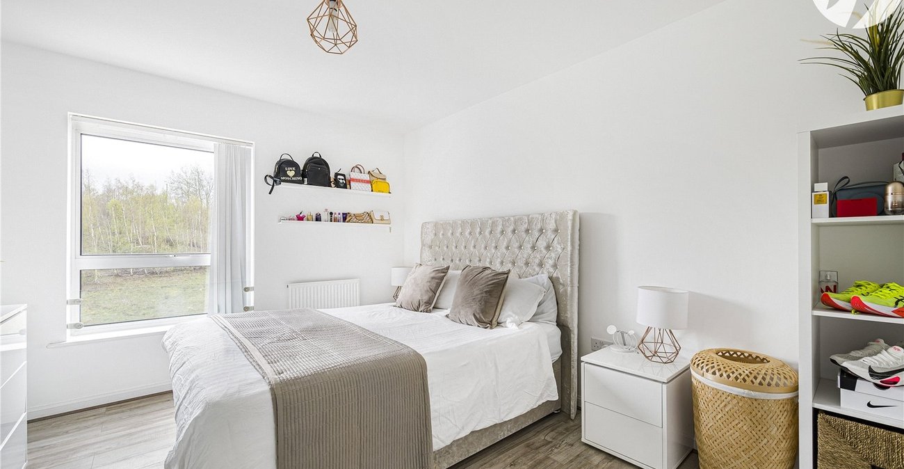 2 bedroom property for sale in Castle Hill | Robinson Jackson