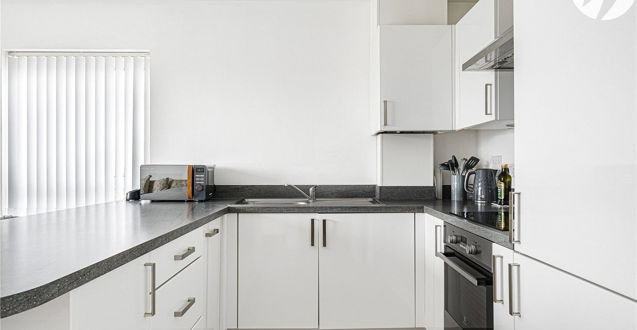 2 bedroom property for sale in Castle Hill | Robinson Jackson