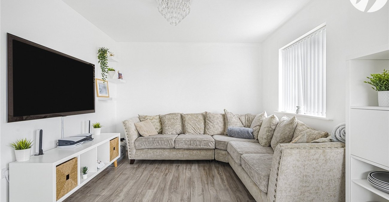 2 bedroom property for sale in Castle Hill | Robinson Jackson