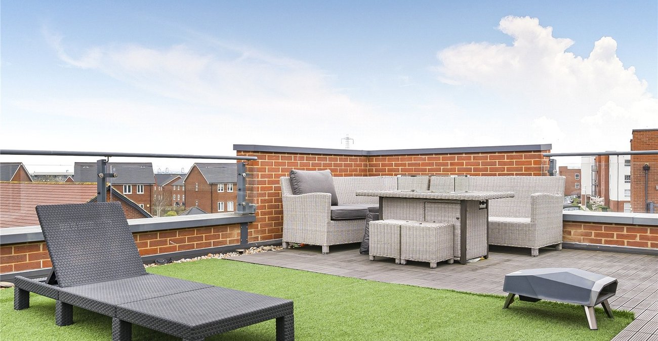 2 bedroom property for sale in Castle Hill | Robinson Jackson