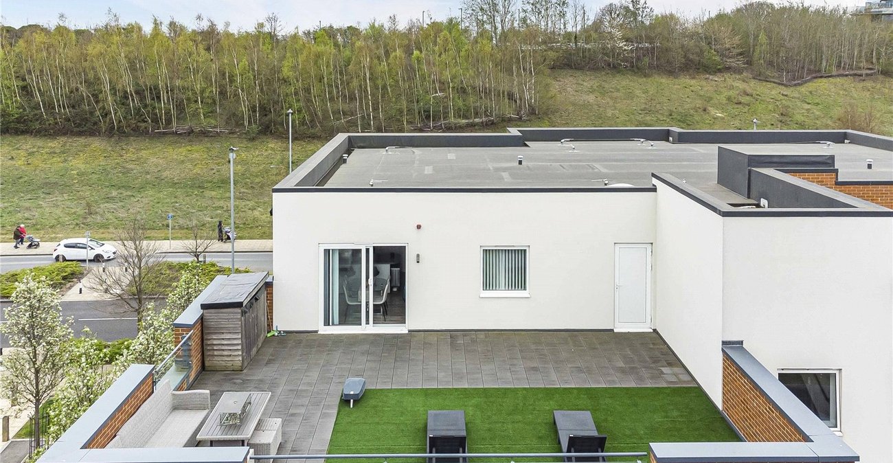 2 bedroom property for sale in Castle Hill | Robinson Jackson