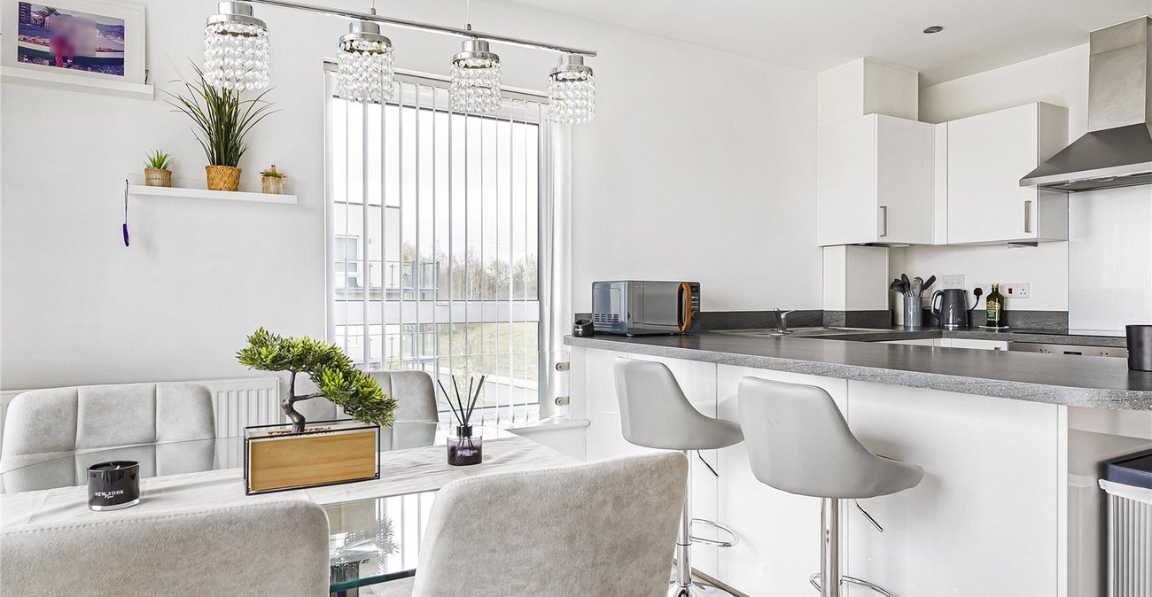 2 bedroom property for sale in Castle Hill | Robinson Jackson