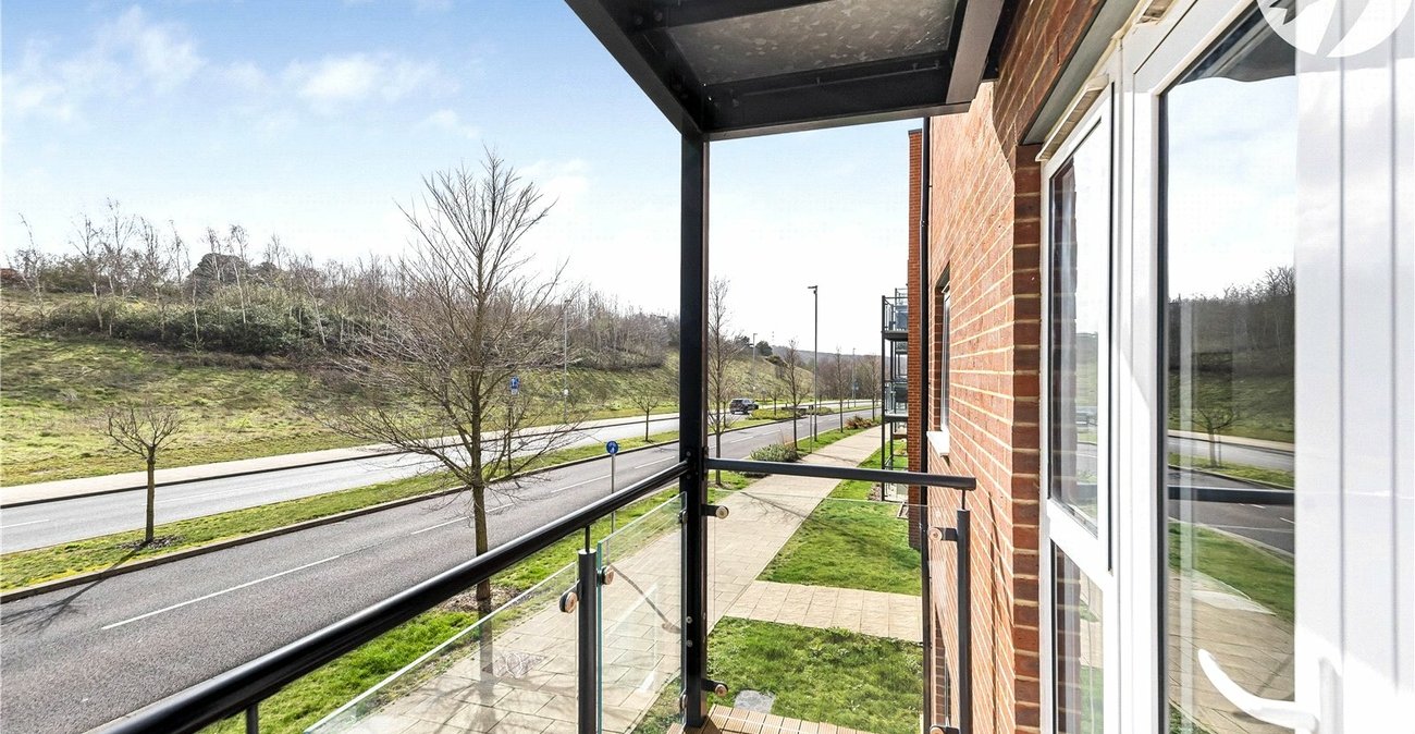 1 bedroom property for sale in Castle Hill | Robinson Jackson