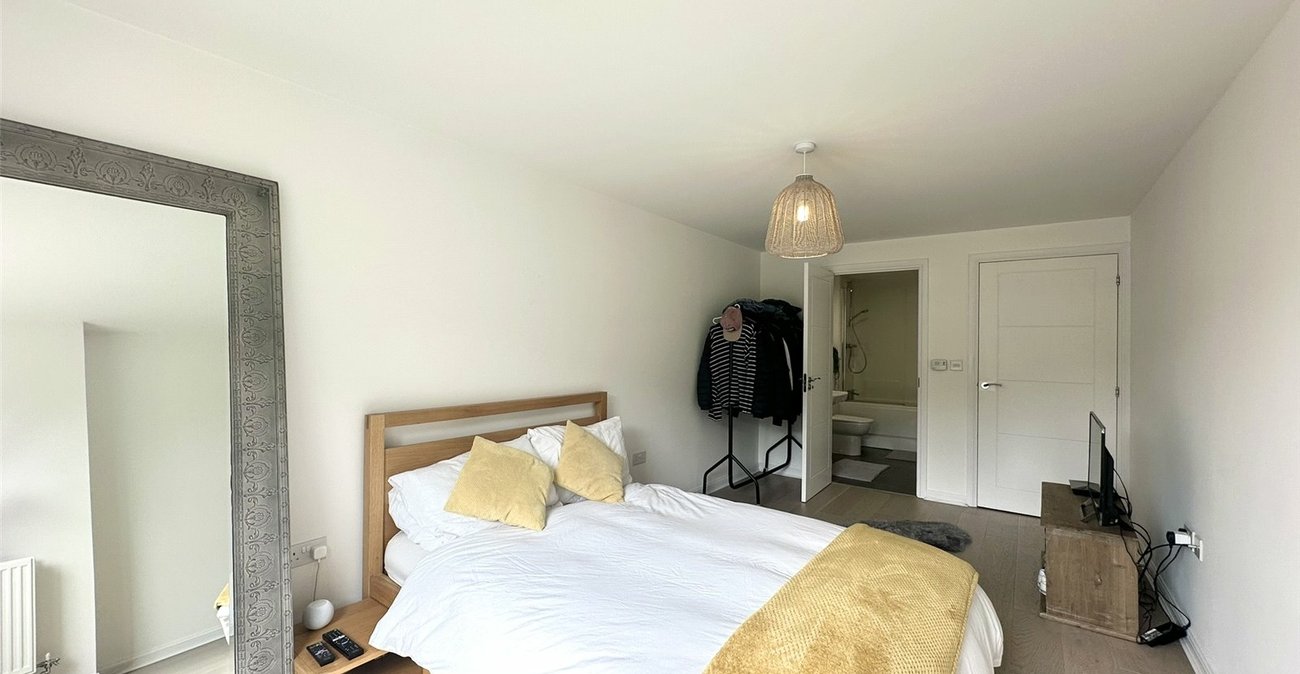 1 bedroom property for sale in Castle Hill | Robinson Jackson