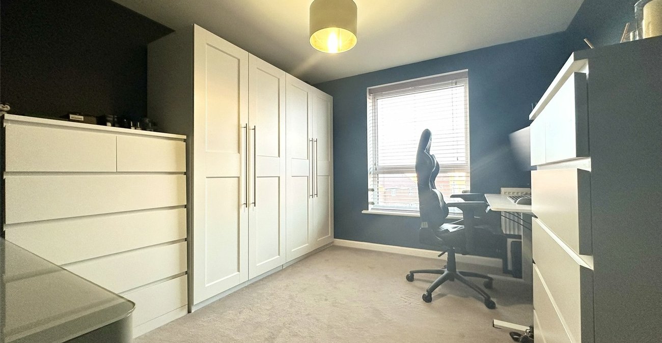 2 bedroom property for sale in Castle Hill | Robinson Jackson