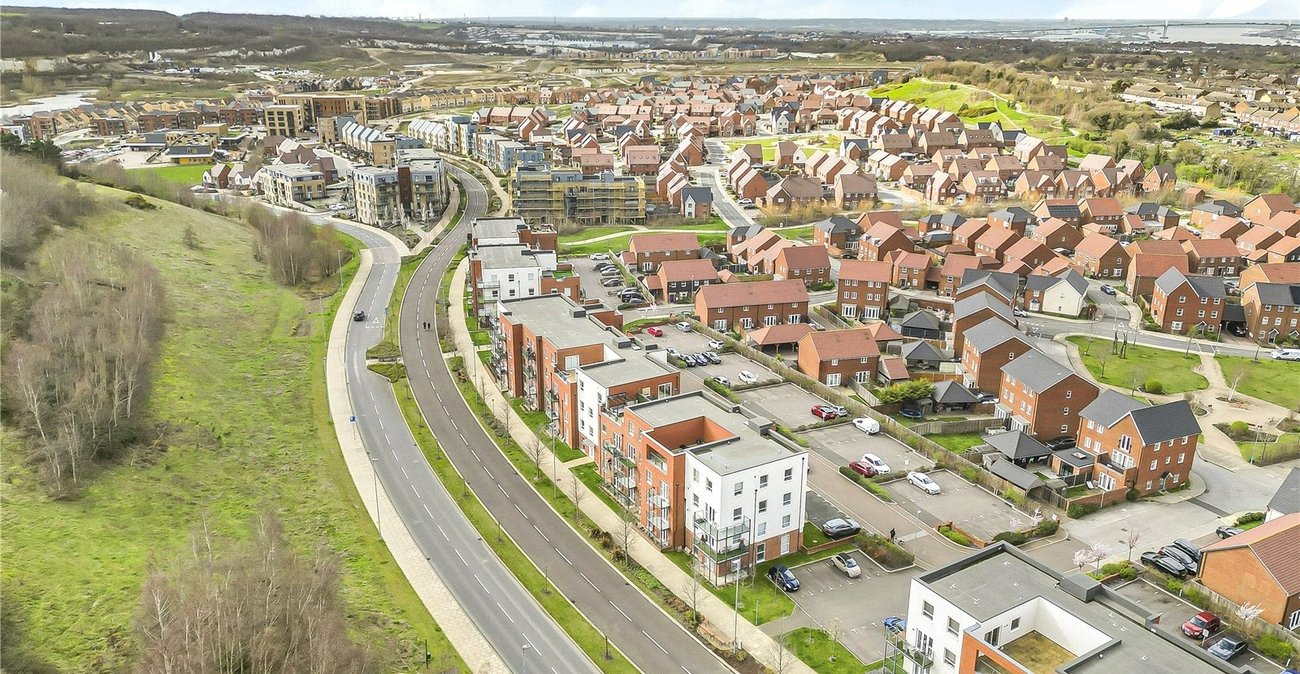 2 bedroom property for sale in Castle Hill | Robinson Jackson