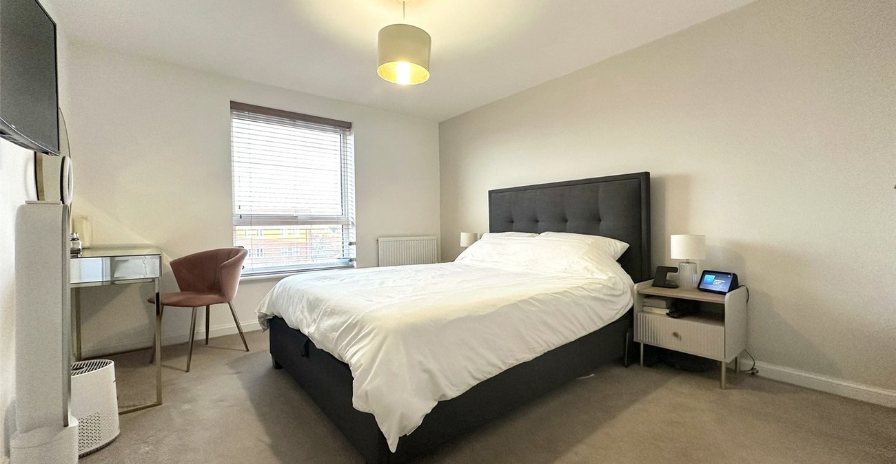 2 bedroom property for sale in Castle Hill | Robinson Jackson