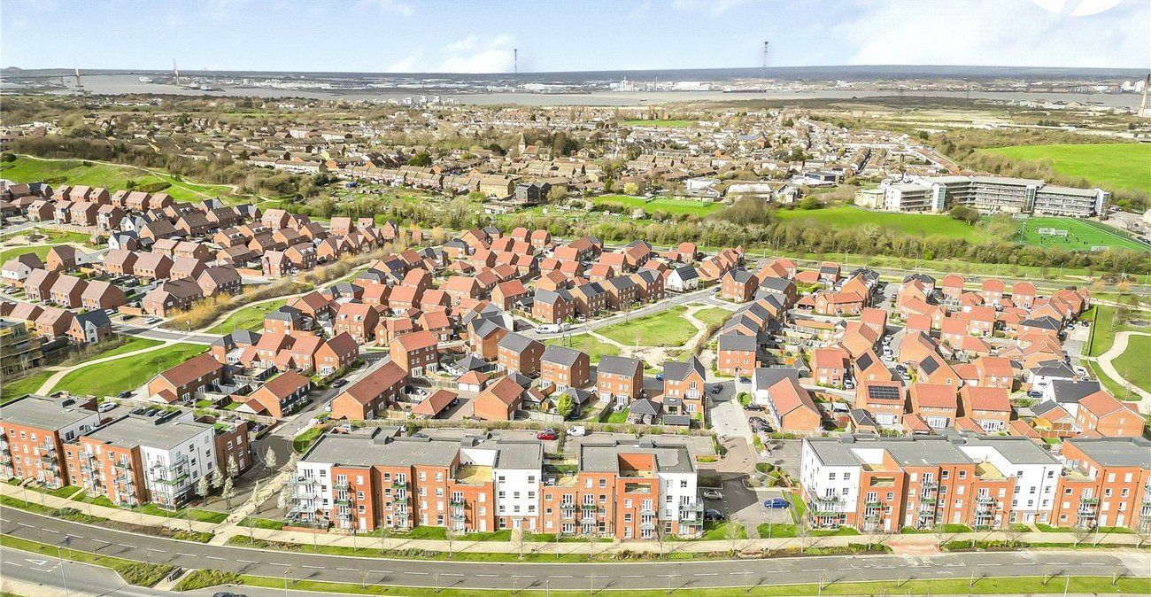 2 bedroom property for sale in Castle Hill | Robinson Jackson