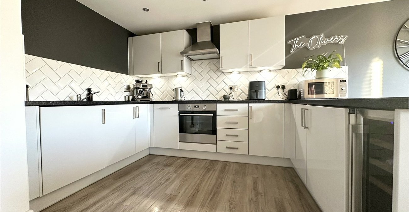 2 bedroom property for sale in Castle Hill | Robinson Jackson