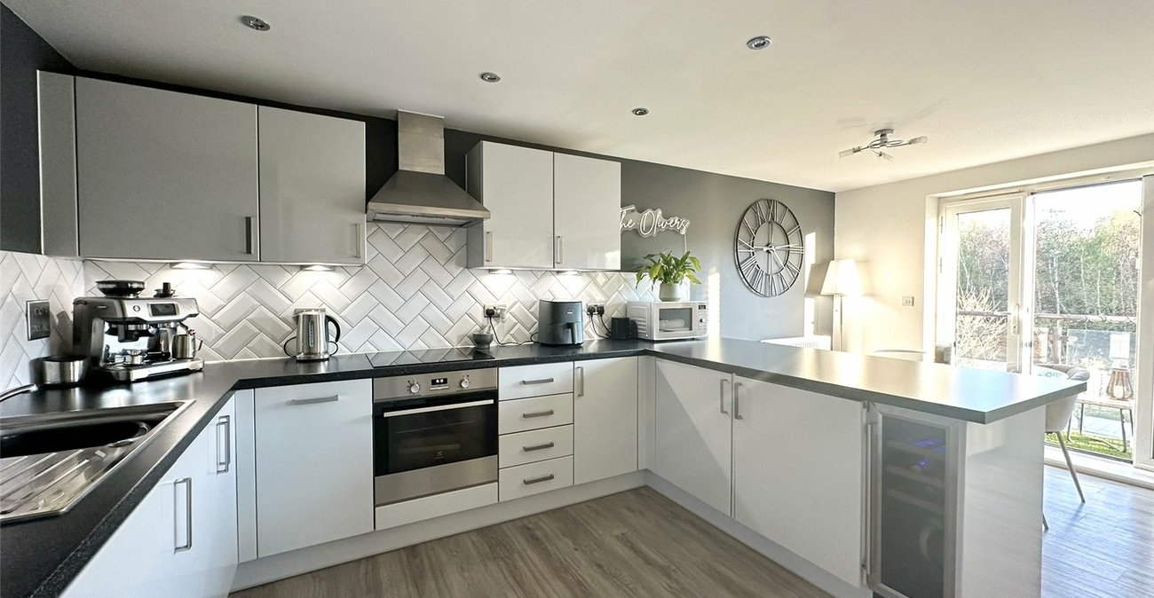 2 bedroom property for sale in Castle Hill | Robinson Jackson