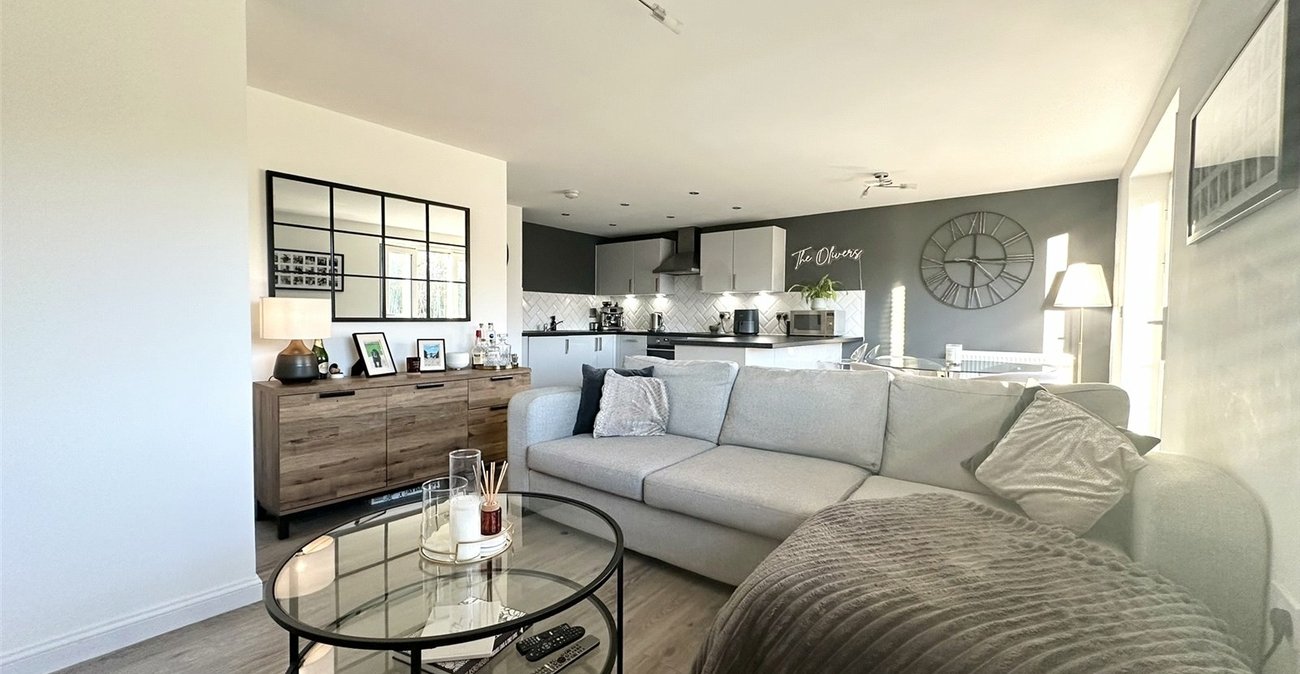 2 bedroom property for sale in Castle Hill | Robinson Jackson