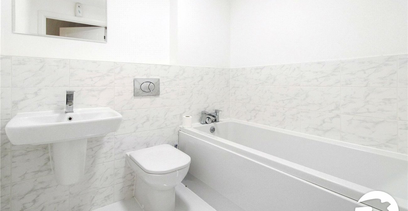 2 bedroom property for sale in Castle Hill | Robinson Jackson