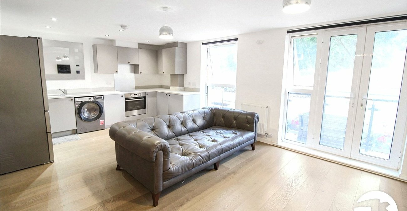 2 bedroom property for sale in Castle Hill | Robinson Jackson