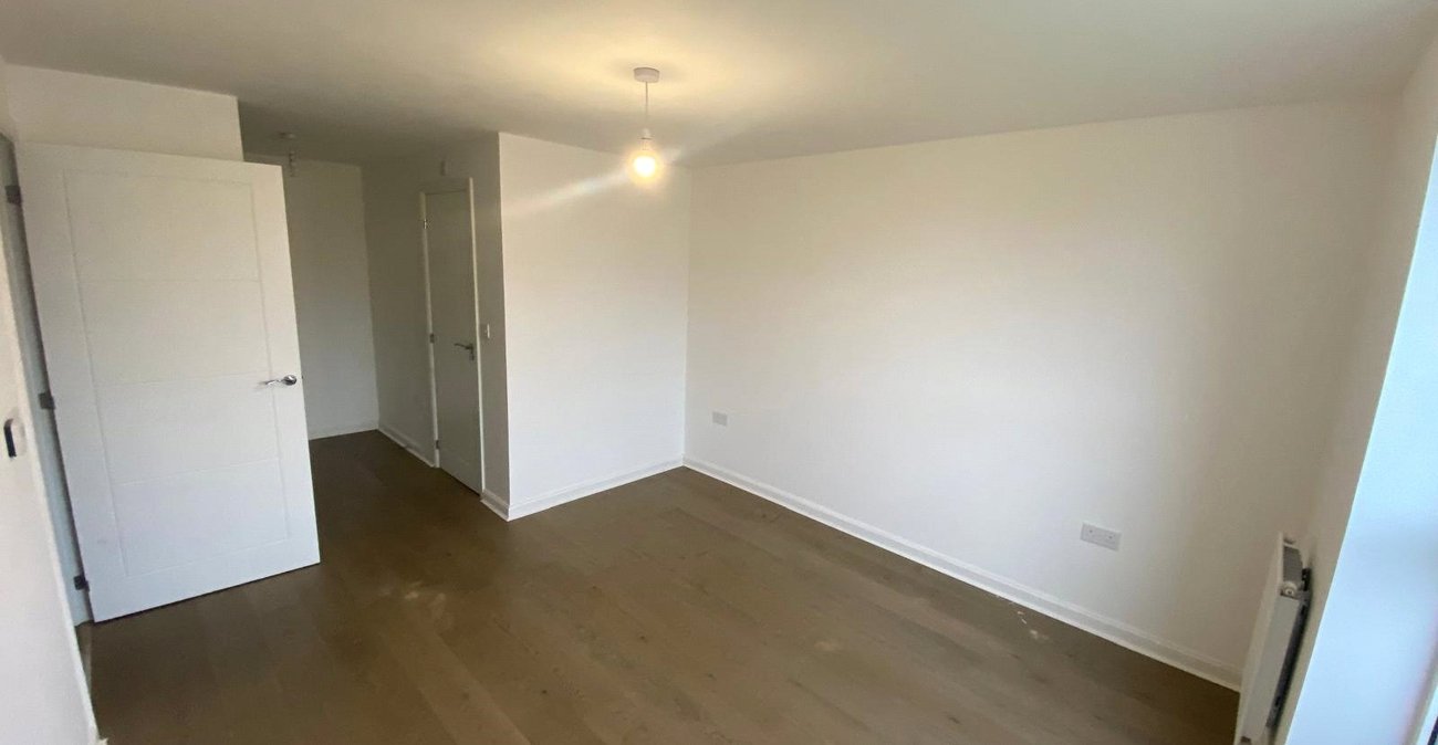 2 bedroom property for sale in Castle Hill | Robinson Jackson