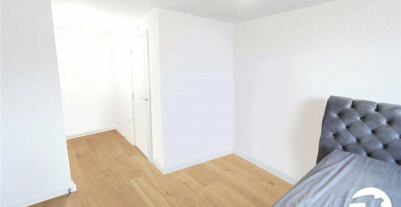 2 bedroom property for sale in Castle Hill | Robinson Jackson