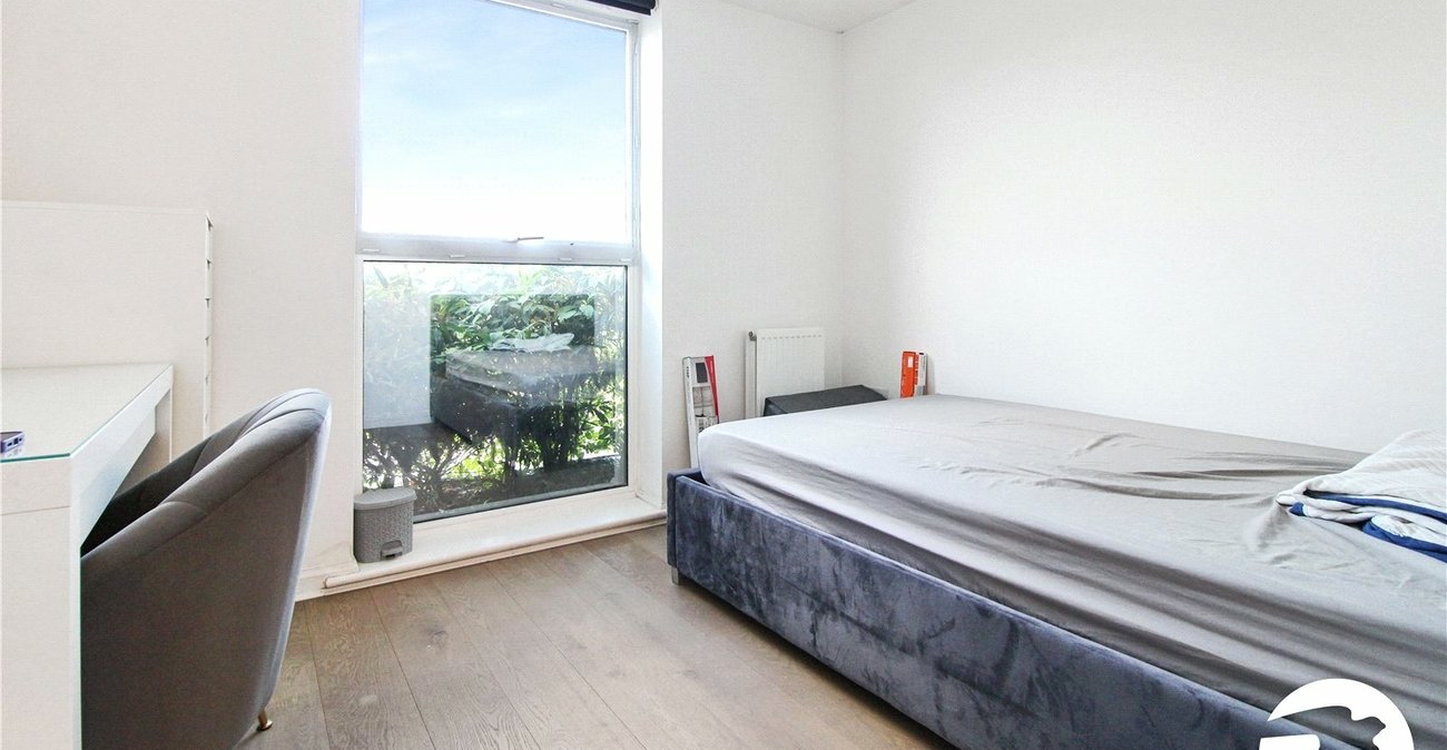 2 bedroom property for sale in Castle Hill | Robinson Jackson