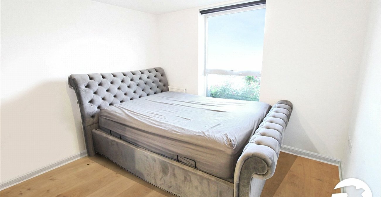 2 bedroom property for sale in Castle Hill | Robinson Jackson