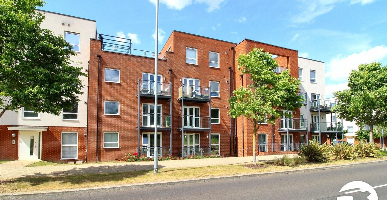 2 bedroom property for sale in Castle Hill | Robinson Jackson