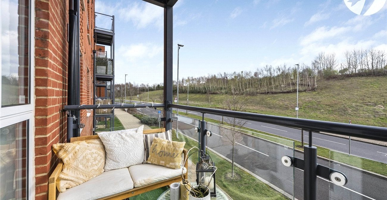 1 bedroom property for sale in Castle Hill | Robinson Jackson