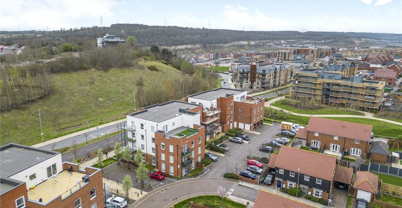 1 bedroom property for sale in Castle Hill | Robinson Jackson