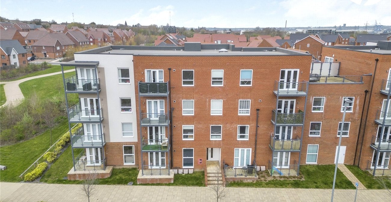 1 bedroom property for sale in Castle Hill | Robinson Jackson