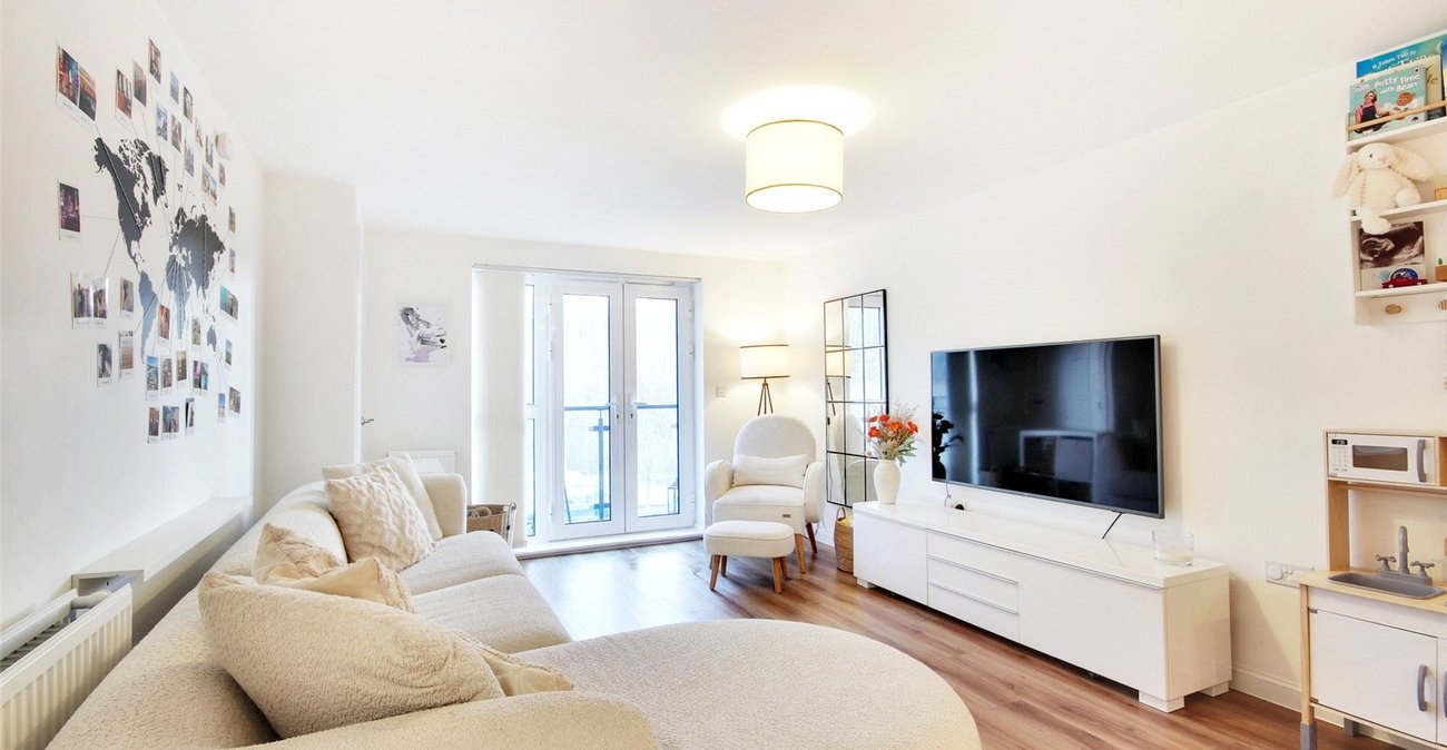 1 bedroom property for sale in Castle Hill | Robinson Jackson