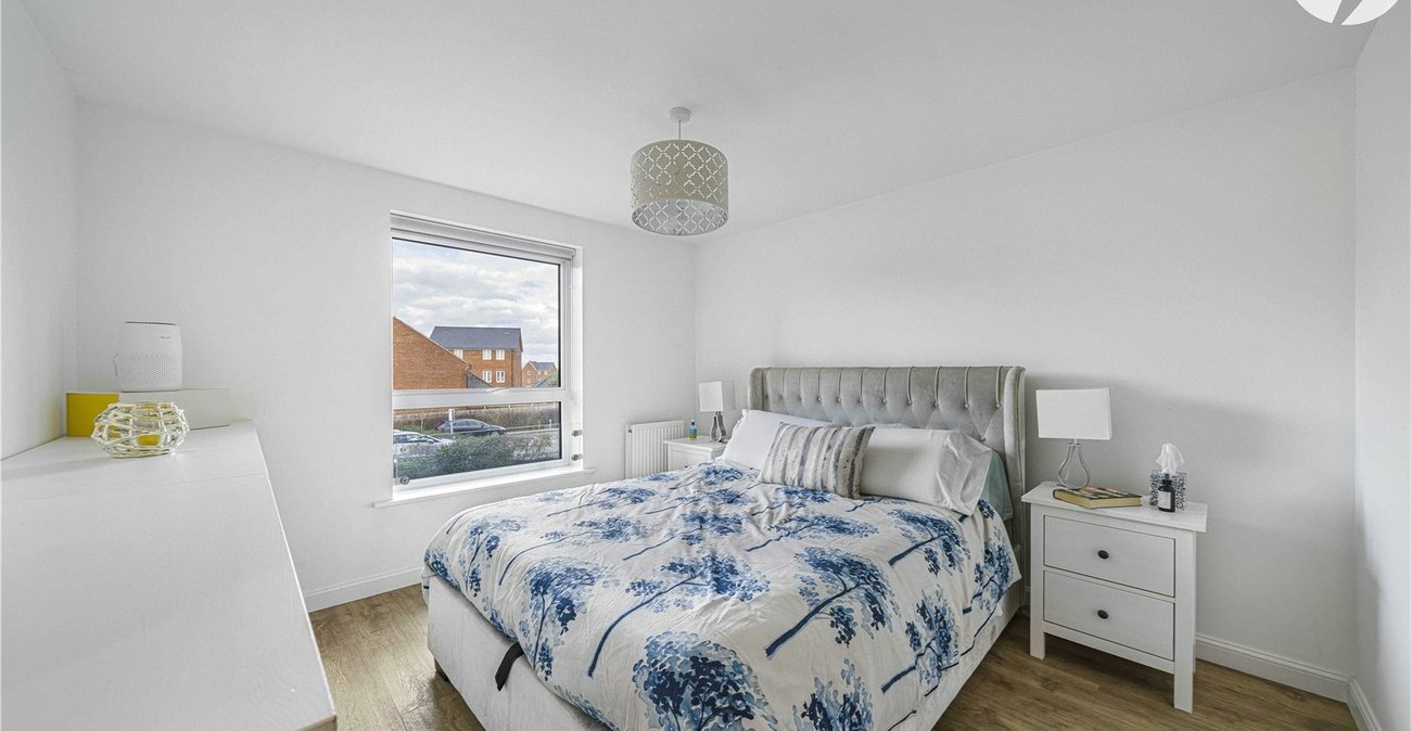 2 bedroom property for sale in Castle Hill | Robinson Jackson