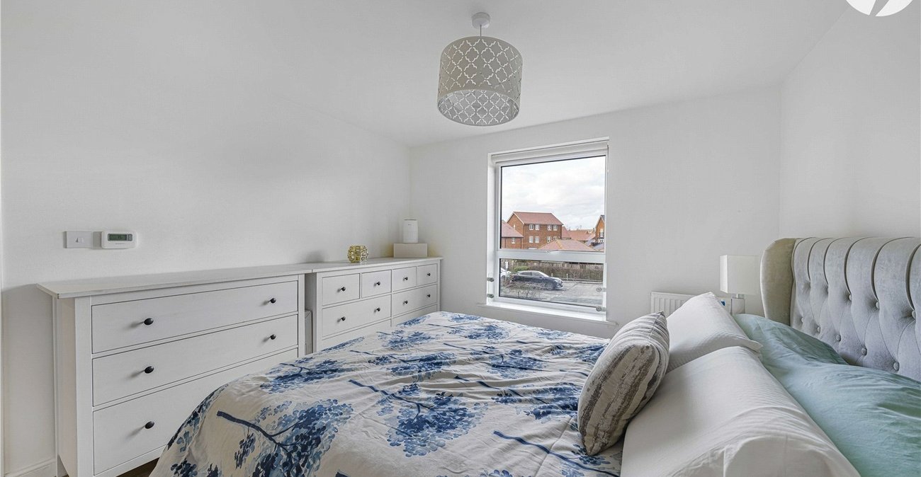 2 bedroom property for sale in Castle Hill | Robinson Jackson