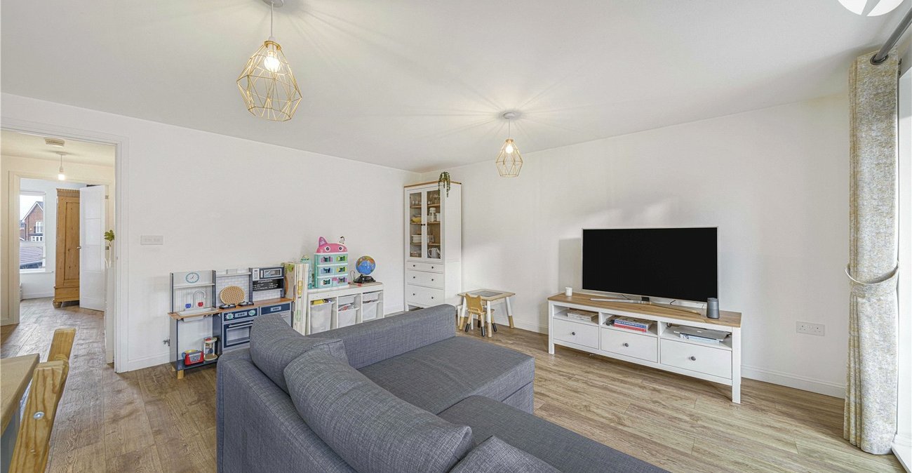 2 bedroom property for sale in Castle Hill | Robinson Jackson