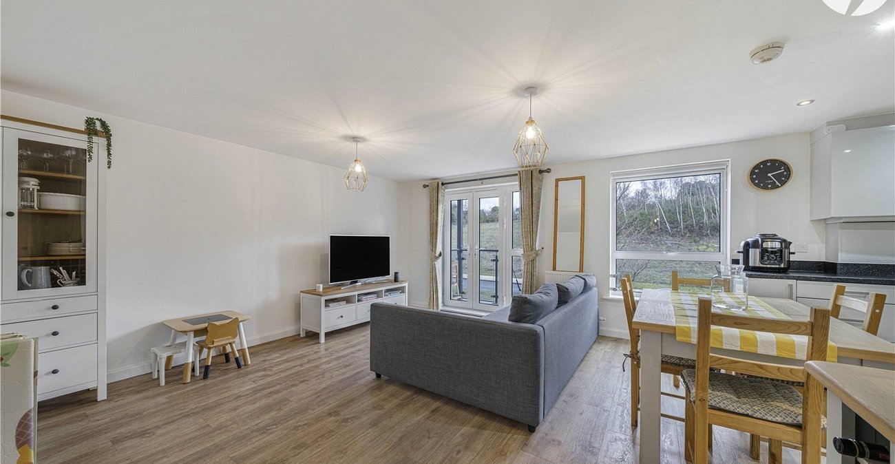 2 bedroom property for sale in Castle Hill | Robinson Jackson