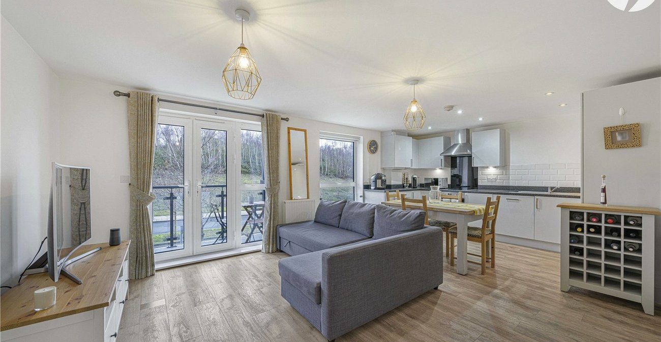 2 bedroom property for sale in Castle Hill | Robinson Jackson