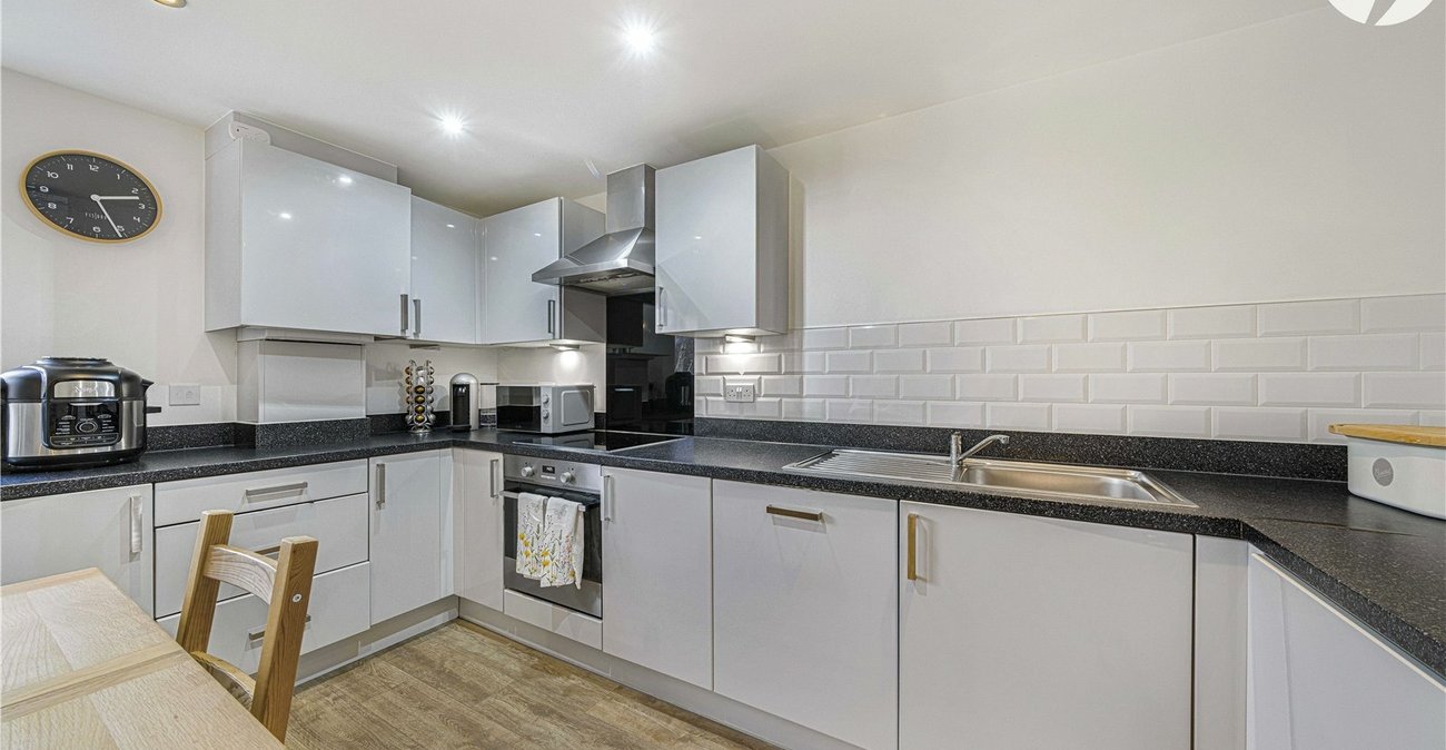 2 bedroom property for sale in Castle Hill | Robinson Jackson