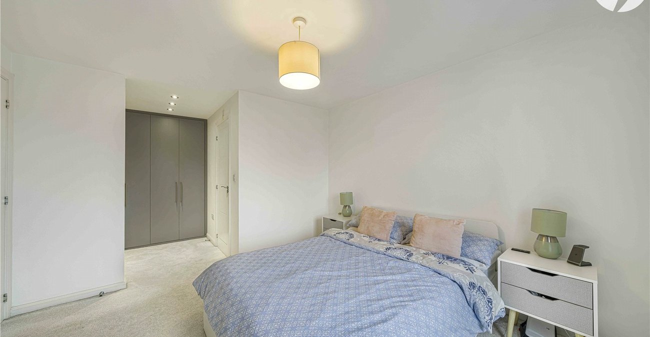 2 bedroom property for sale in Castle Hill | Robinson Jackson