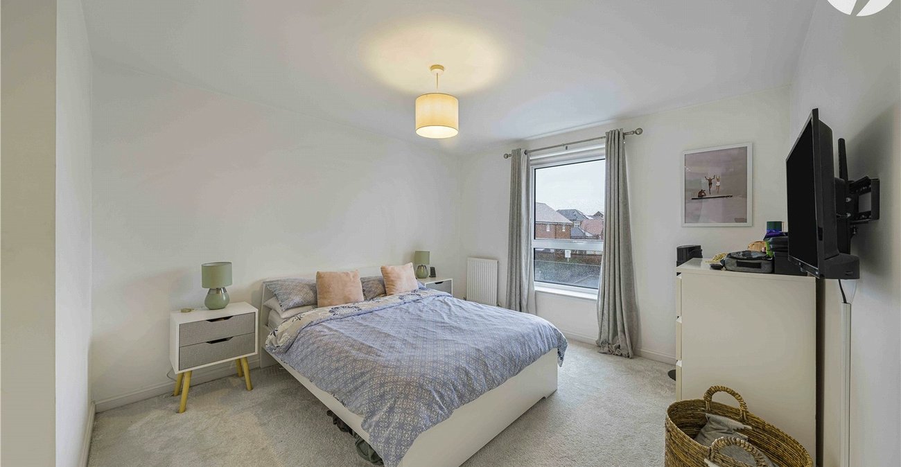 2 bedroom property for sale in Castle Hill | Robinson Jackson