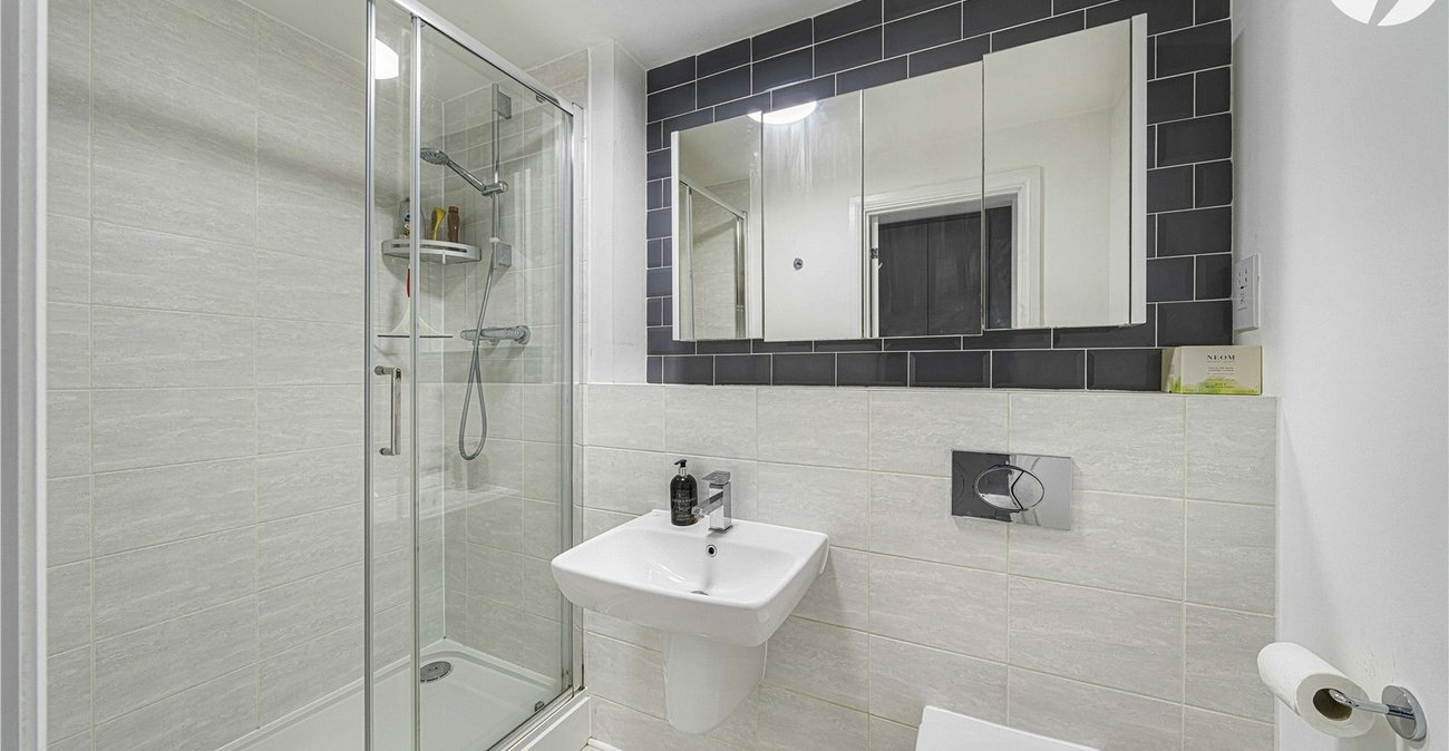 2 bedroom property for sale in Castle Hill | Robinson Jackson