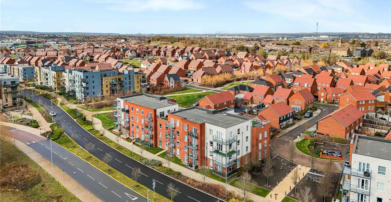 2 bedroom property for sale in Castle Hill | Robinson Jackson