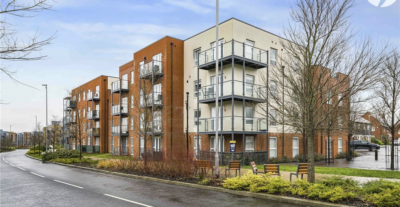 2 bedroom property for sale in Castle Hill | Robinson Jackson