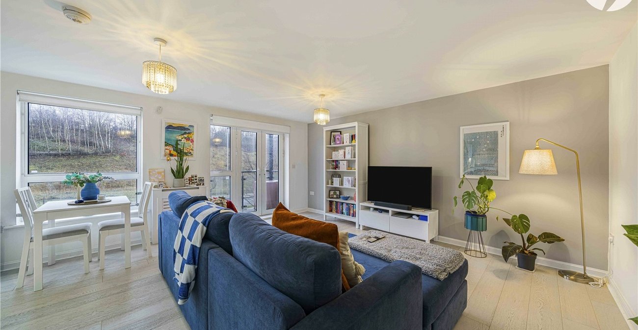 2 bedroom property for sale in Castle Hill | Robinson Jackson