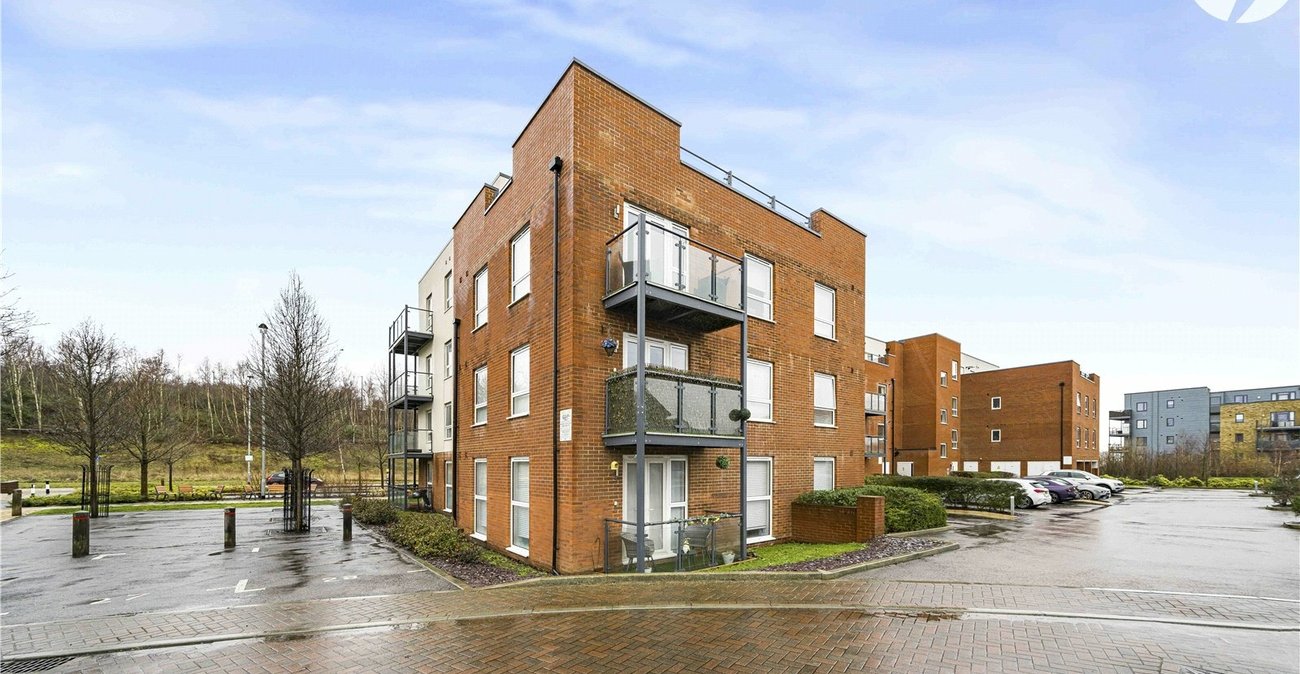 2 bedroom property for sale in Castle Hill | Robinson Jackson