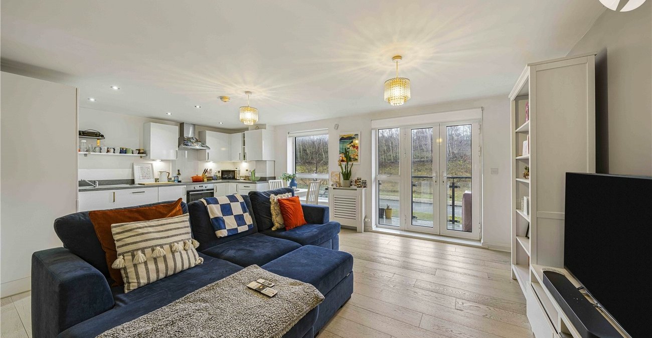 2 bedroom property for sale in Castle Hill | Robinson Jackson