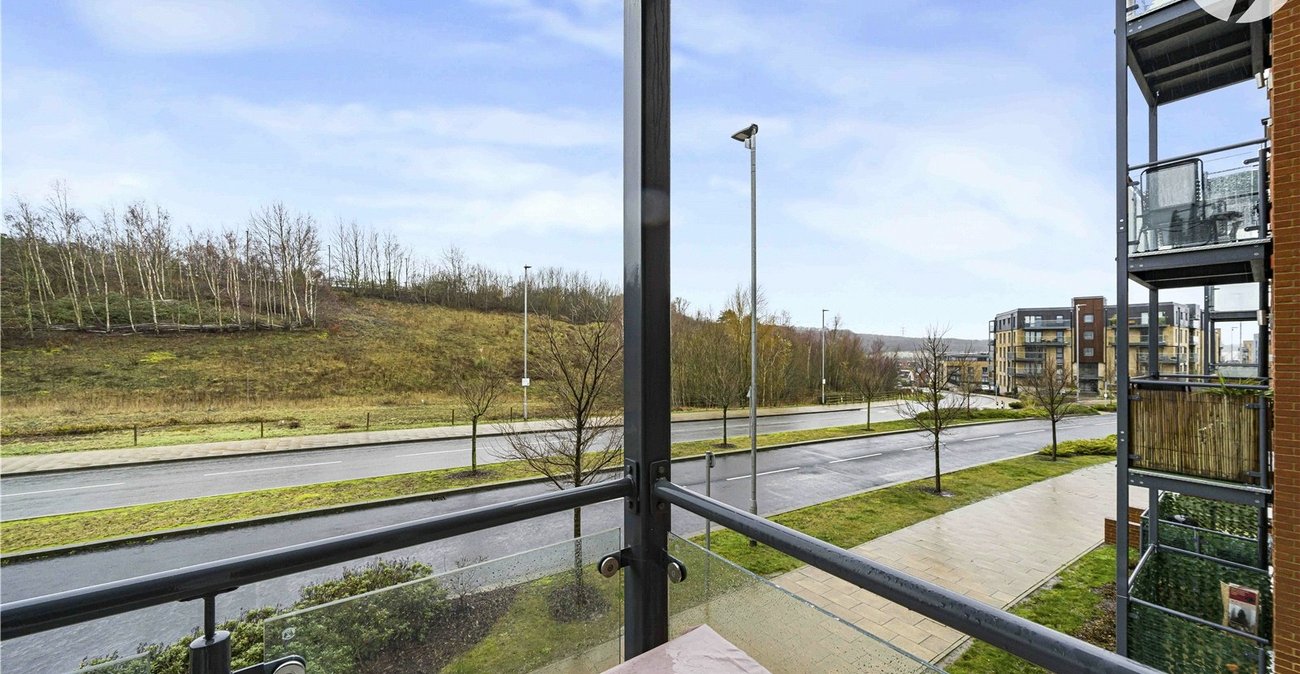 2 bedroom property for sale in Castle Hill | Robinson Jackson