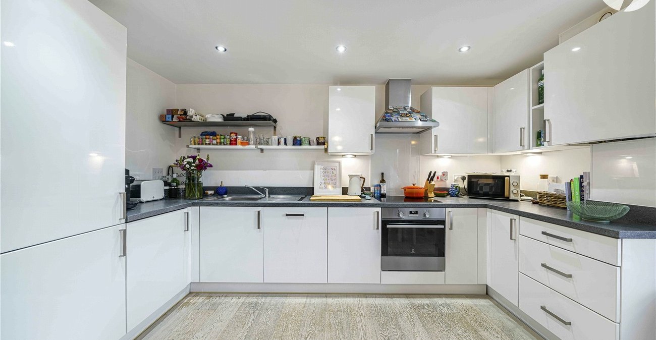 2 bedroom property for sale in Castle Hill | Robinson Jackson