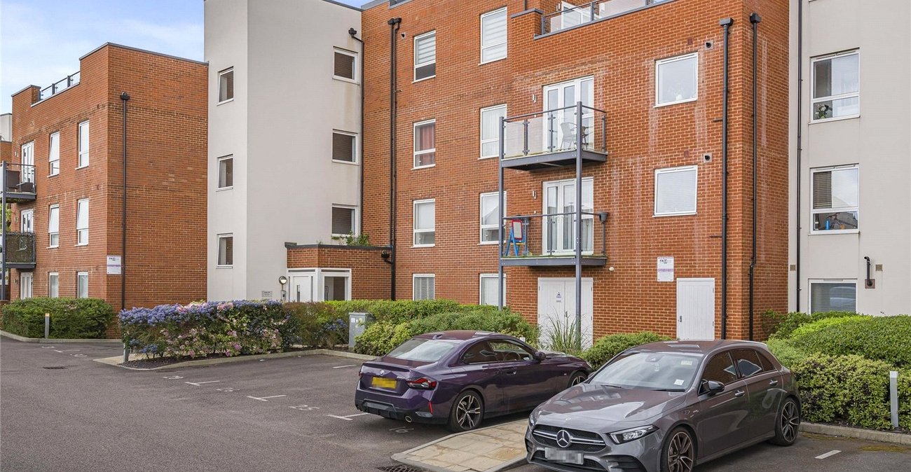 2 bedroom property for sale in Castle Hill | Robinson Jackson