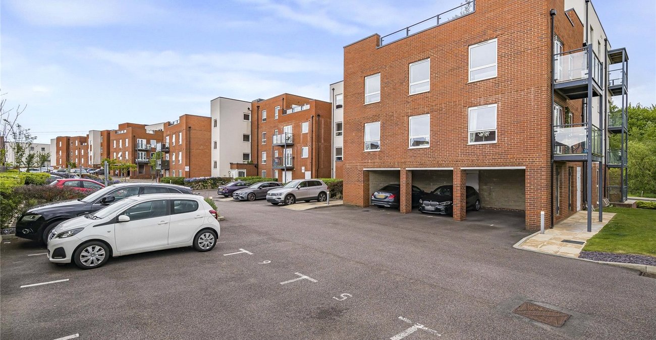2 bedroom property for sale in Castle Hill | Robinson Jackson