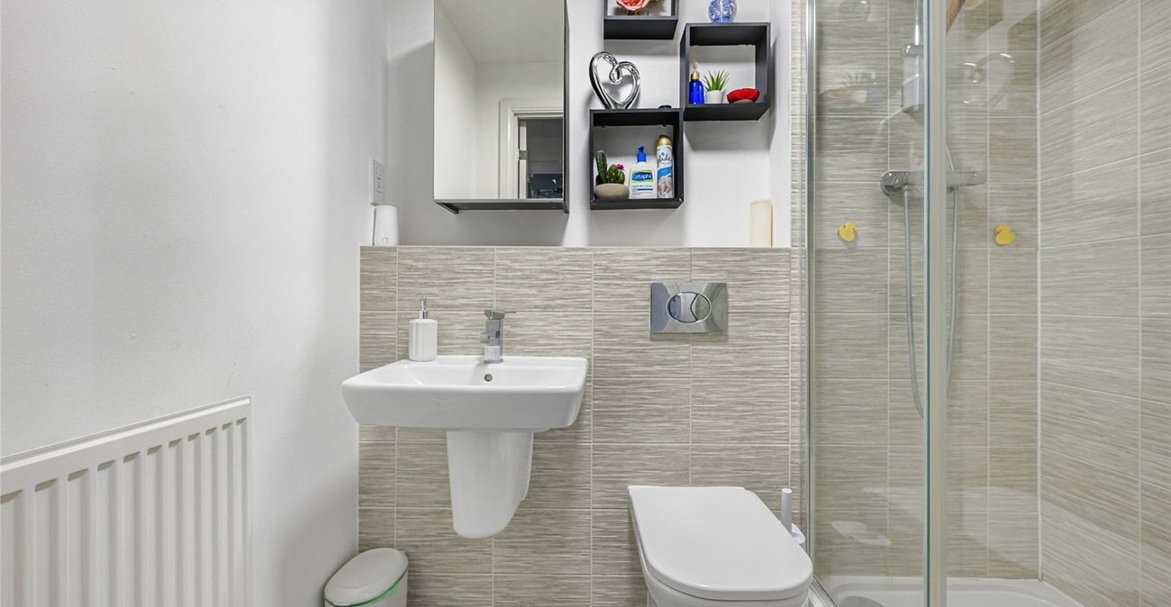 2 bedroom property for sale in Castle Hill | Robinson Jackson