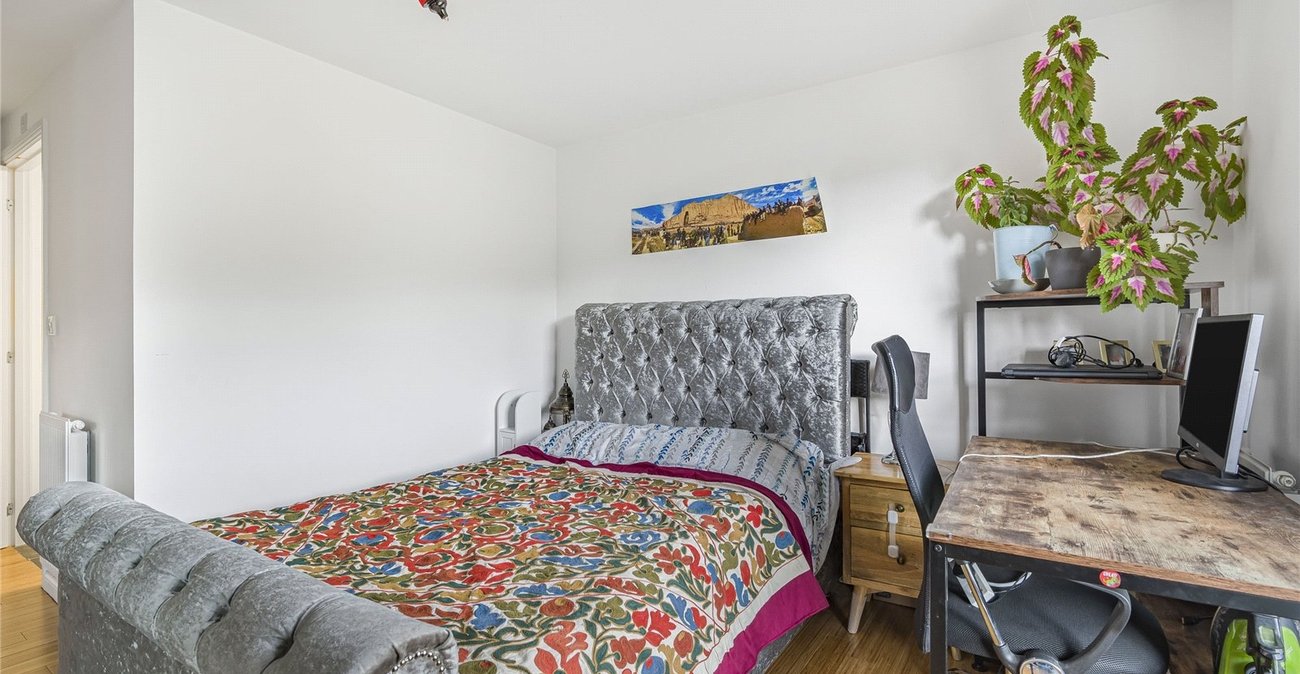 2 bedroom property for sale in Castle Hill | Robinson Jackson
