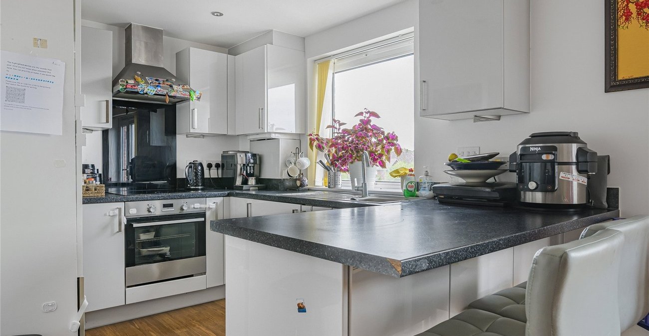 2 bedroom property for sale in Castle Hill | Robinson Jackson