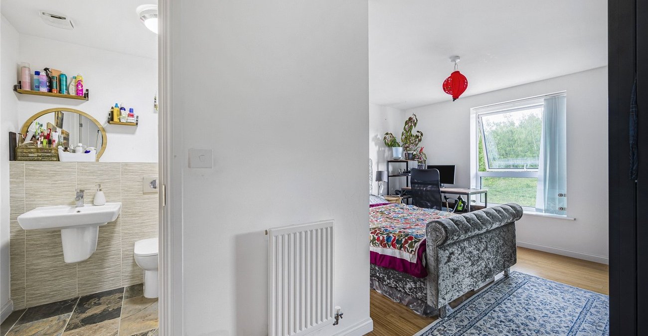 2 bedroom property for sale in Castle Hill | Robinson Jackson